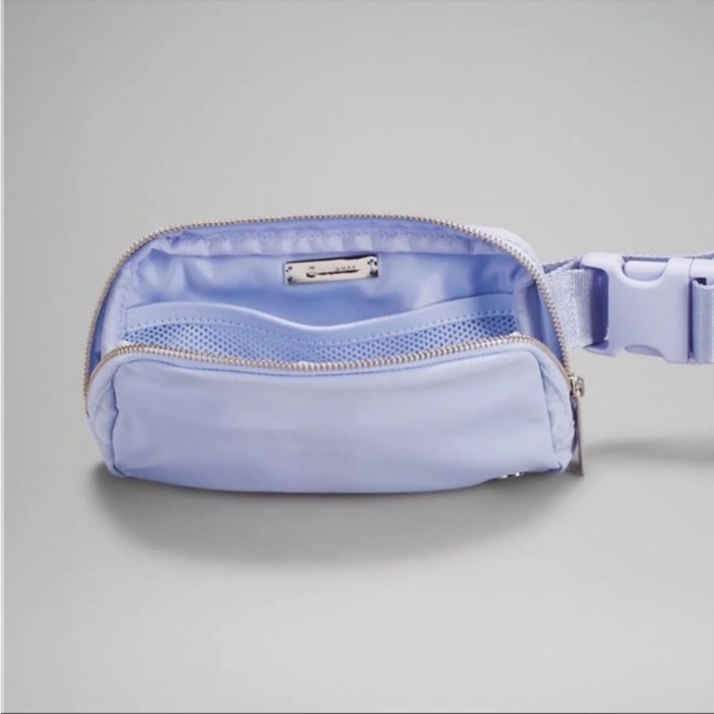 Lululemon Everywhere Belt Bag Lavender 1L —#039 - Picture 2 of 6